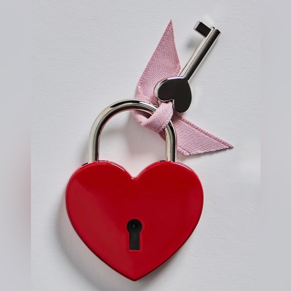 Free People Accessories - Free People Heart Lock